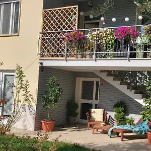 https://casa-da-frida.emilia-romagnahotels.net
